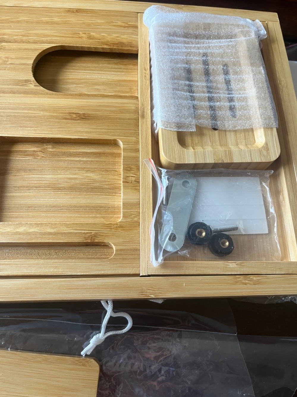 YIRILAN Bamboo Bathtub Tray with accessories.  New - Picture 5 of 6